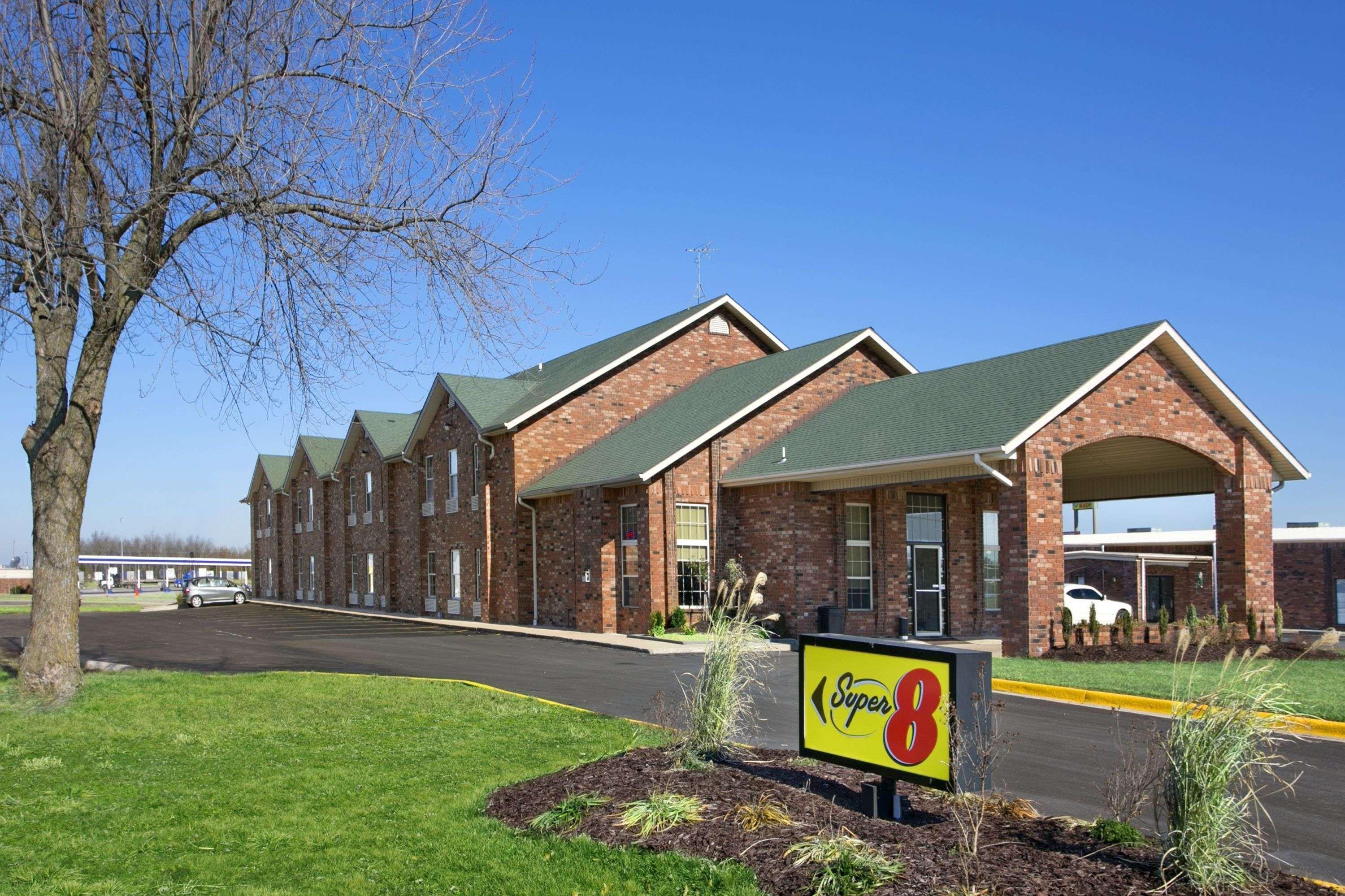 במוטל Strafford Super 8 By Wyndham Stafford/Springfield Area מראה חיצוני תמונה