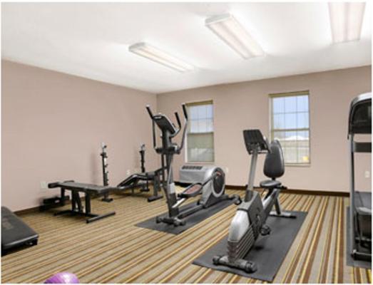במוטל Strafford Super 8 By Wyndham Stafford/Springfield Area מראה חיצוני תמונה